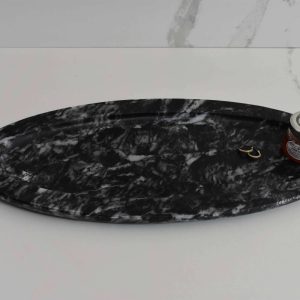 Μαρμάρινη διακοσμητική πιατέλα από φυσικό μάρμαρο Λειβαδιάς, σκούρο γκρι με λευκά νερά.